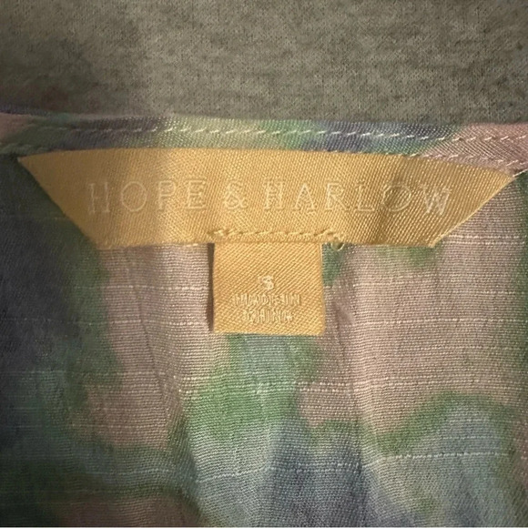 Hope and Harlow blue and green watercolor button down blouse size S - Picture 4 of 7
